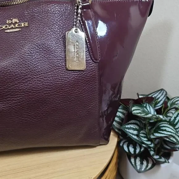 Coach Ava Chain Tote - Picture 3 of 15